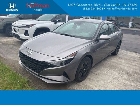 Used 2022 Hyundai Elantra SEL w/ Preferred Accessory Package image 1