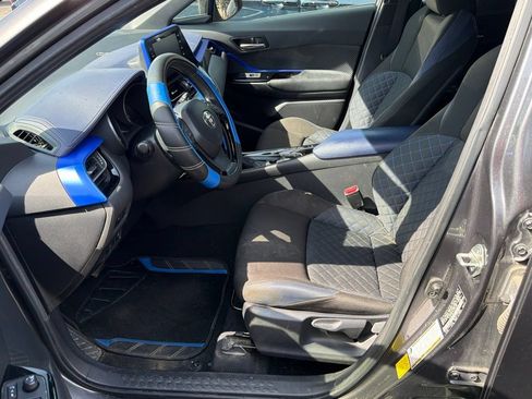 Used 2021 Toyota C-HR XLE FWD image 11