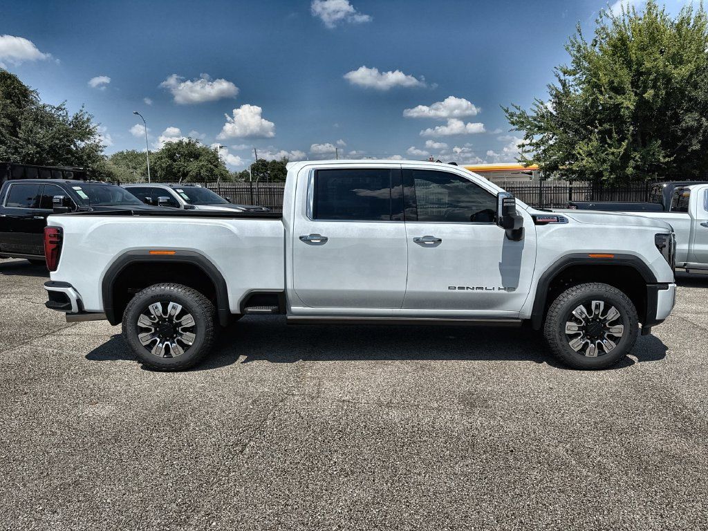 New 2026 GMC Sierra 2500 Denali w/ Denali Reserve Package AWD/4WD image 10