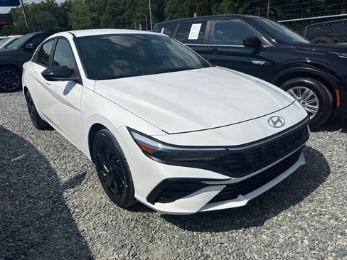Used 2026 Hyundai Elantra Sport FWD image 2