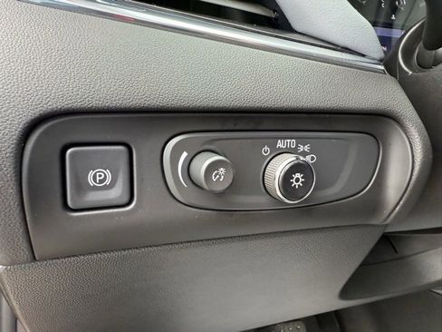 Used 2020 Buick Enclave Essence w/ Sport Touring Edition image 33