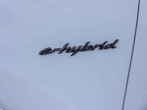 Certified 2025 Porsche Cayenne image 26