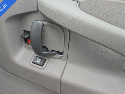 Used 2012 Chevrolet Express 2500 RWD image 20
