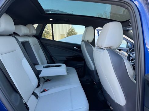 Used 2022 Volkswagen ID.4 Pro S image 13