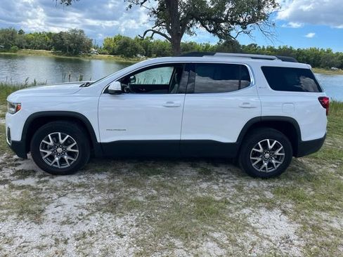Certified 2023 GMC Acadia SLT FWD image 4