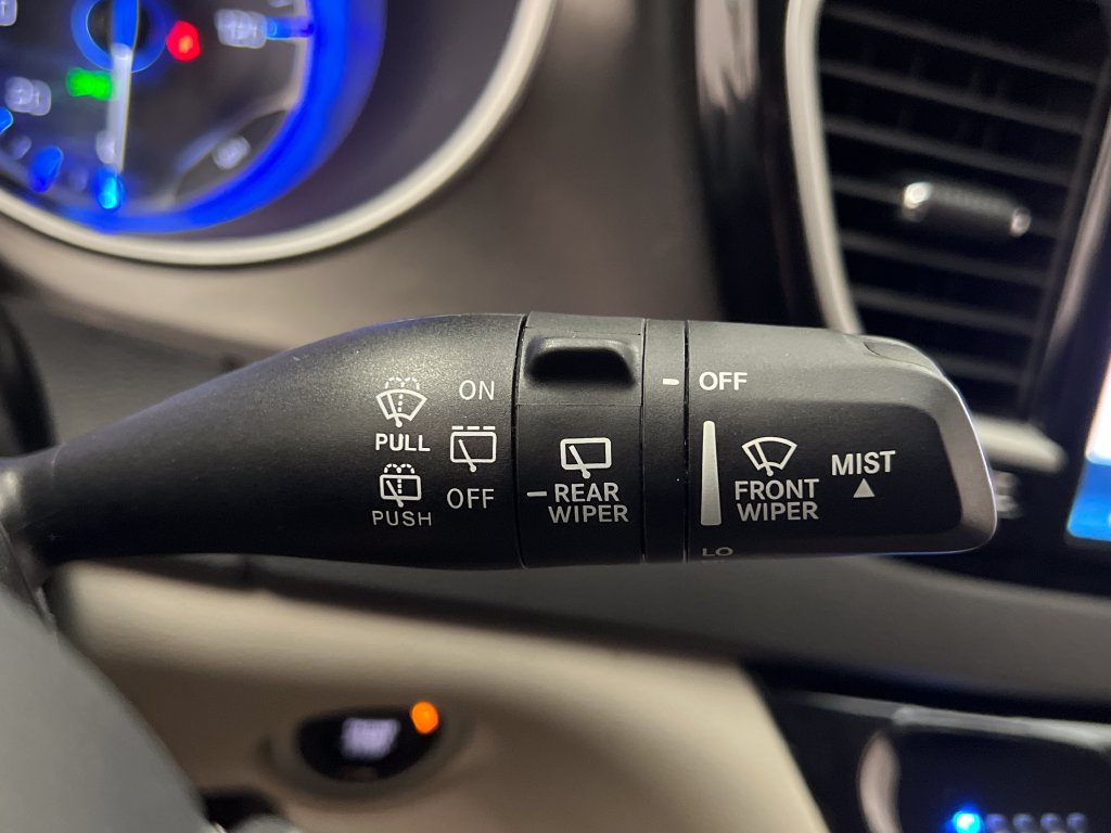 Used 2024 Chrysler Pacifica Touring-L FWD image 57