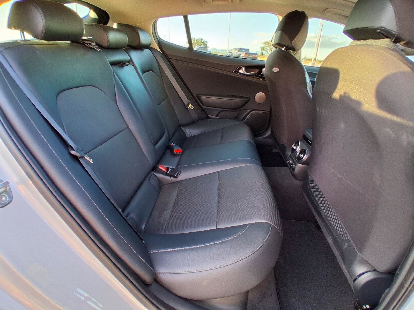 Used 2018 Kia Stinger Premium RWD image 21