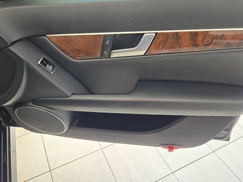 Used 2014 Mercedes-Benz C 300 4MATIC Sedan image 3