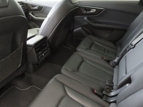 Used 2025 Audi Q7 3.0T Premium Plus AWD/4WD image 22