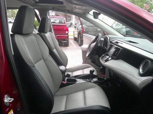 Used 2018 Toyota RAV4 Limited w/ All Weather Liner Package AWD/4WD image 7