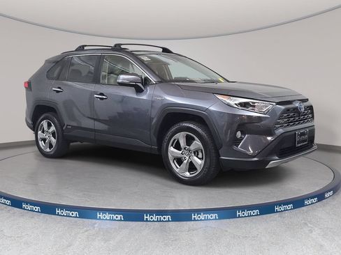 Used 2020 Toyota RAV4 Limited AWD/4WD image 4