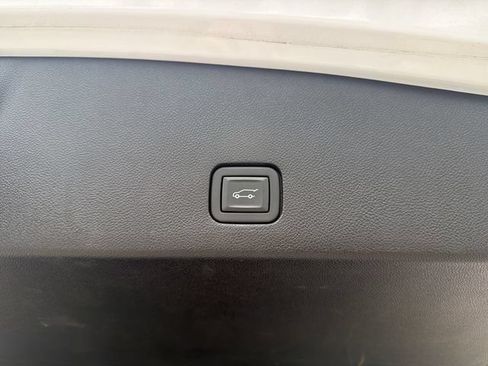 Used 2024 Cadillac XT6 Premium Luxury AWD/4WD image 63