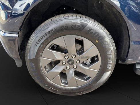 Used 2024 Ford F150 Lightning Lariat image 21