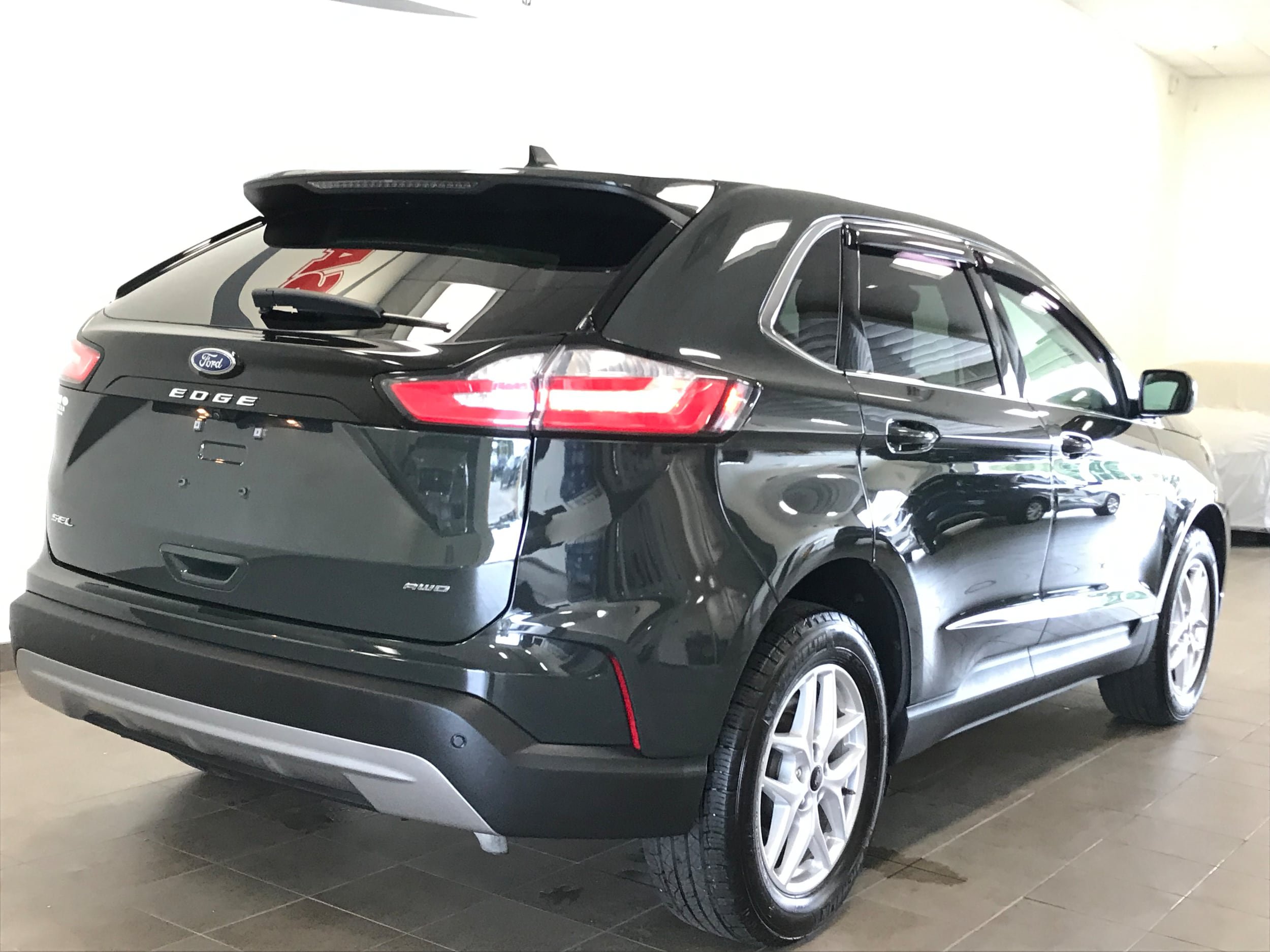 Used 2024 Ford Edge SEL w/ Convenience Package AWD/4WD image 7