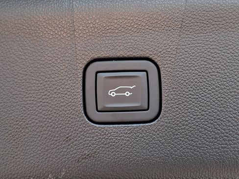 Used 2023 Buick Enclave Essence w/ Sport Touring Edition AWD/4WD image 29