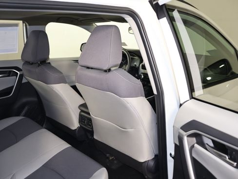 Used 2025 Toyota RAV4 XLE image 46
