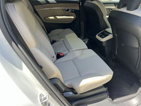 Used 2025 Volvo XC90 B6 Plus w/ Protection Package Premier AWD/4WD image 13