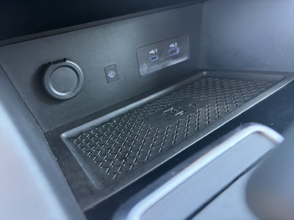 Used 2025 Nissan Pathfinder SL FWD image 25