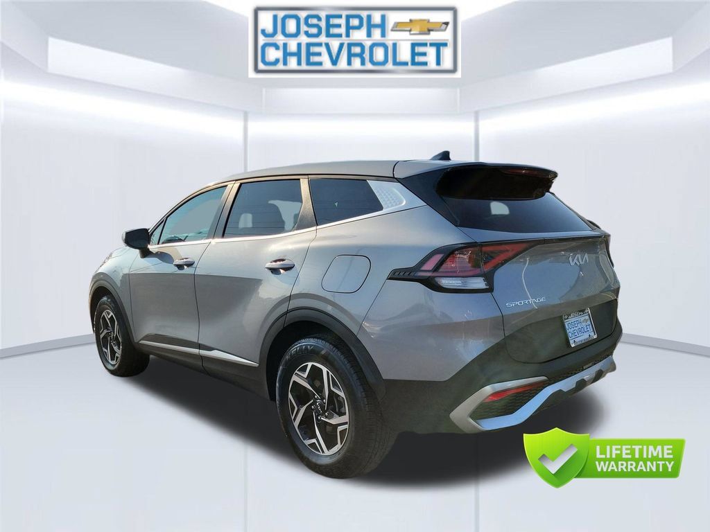 Used 2024 Kia Sportage LX AWD/4WD image 4