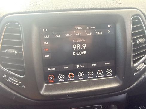 Used 2019 Jeep Compass Trailhawk image 4