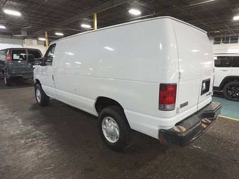Used 2009 Ford E-350 and Econoline 350 Super Duty image 3