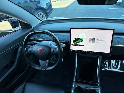 Used 2019 Tesla Model 3 Long Range image 16