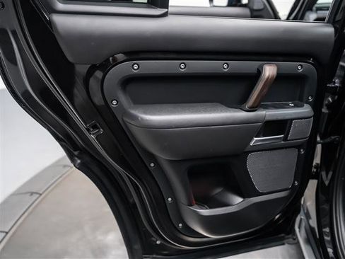 Used 2020 Land Rover Defender 110 X image 28