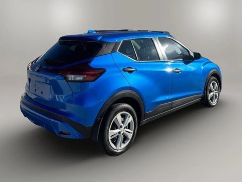 Used 2021 Nissan Kicks S FWD image 3