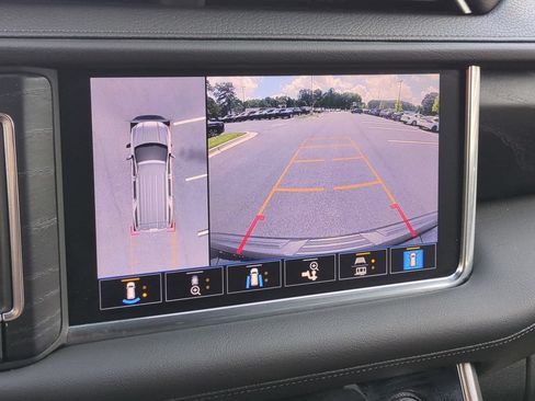 Used 2021 GMC Yukon Denali w/ Denali Premium Package AWD/4WD image 19
