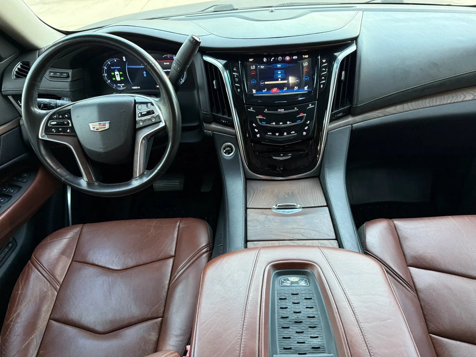 Used 2016 Cadillac Escalade Luxury AWD/4WD image 12