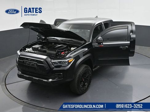 Used 2021 Toyota Tacoma TRD Pro AWD/4WD image 50