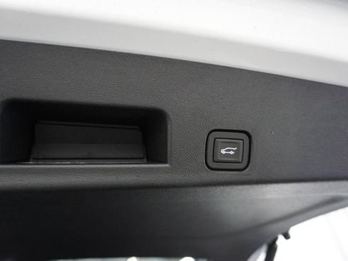 New 2026 Chevrolet Traverse LT w/ Driver Confidence Package FWD image 16