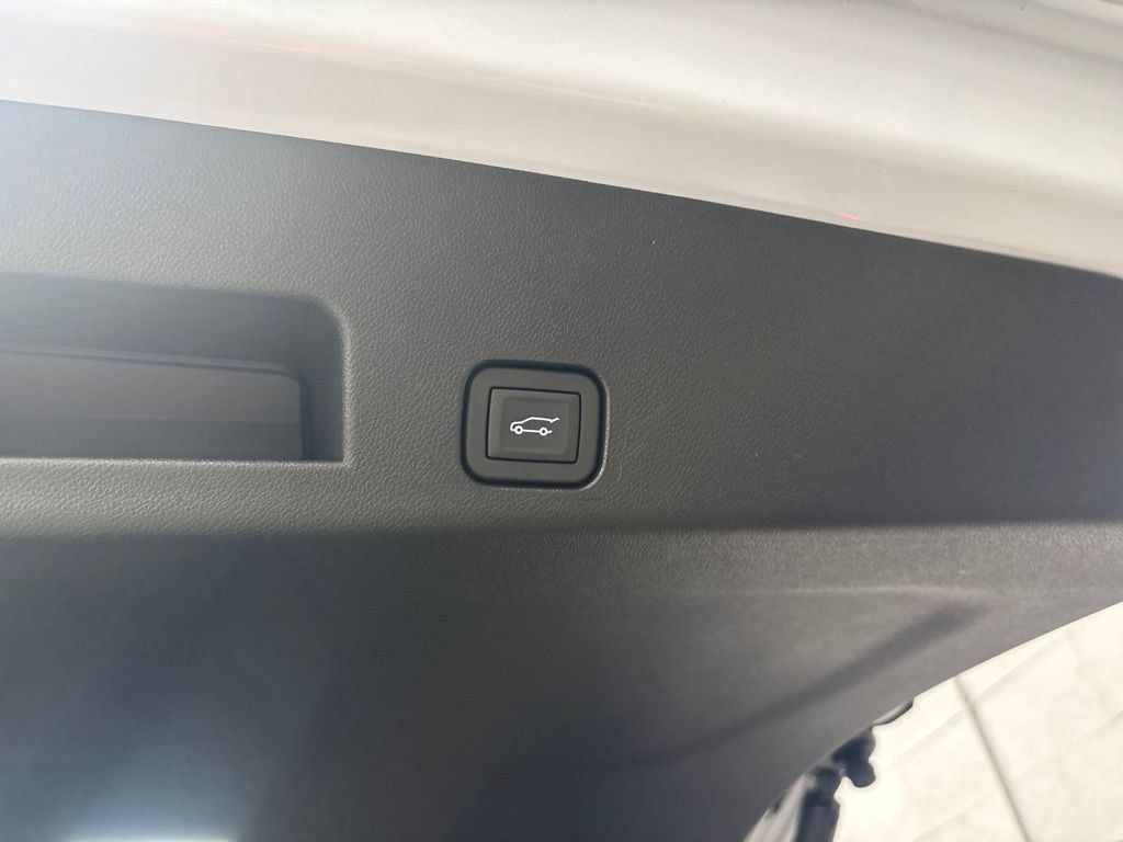New 2027 GMC Acadia Elevation w/ Elevation Premium Package FWD image 23