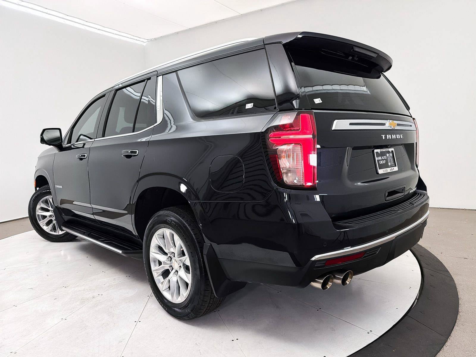 Used 2024 Chevrolet Tahoe Premier AWD/4WD image 3