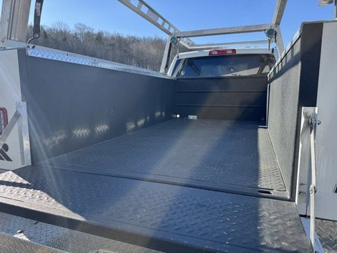 Used 2024 RAM 3500 Tradesman image 25