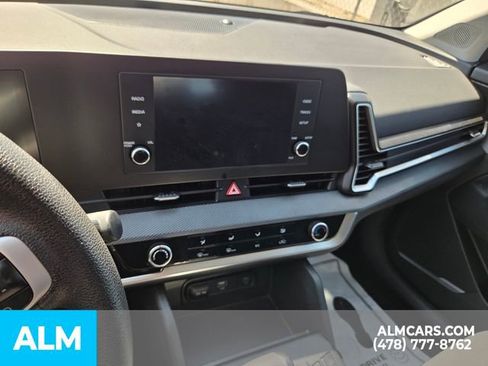 Used 2025 Kia Sportage LX FWD image 20