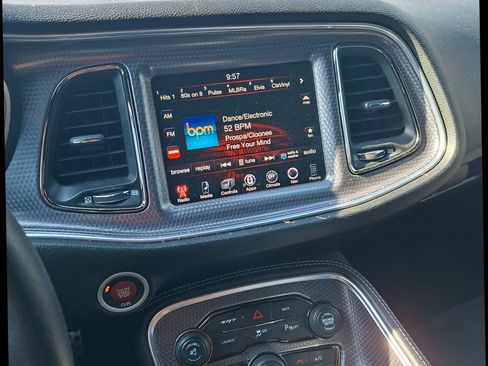 Used 2016 Dodge Challenger SRT Hellcat RWD image 13