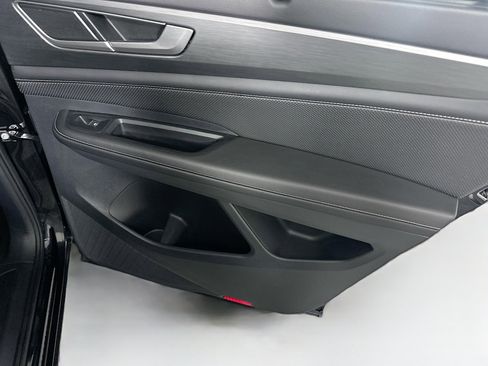 Used 2025 Volkswagen Atlas Cross Sport SE image 29