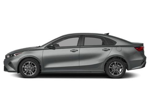 Used 2024 Kia Forte LXS w/ LXS Technology Package FWD image 3