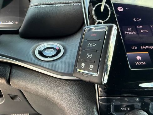 New 2025 Jeep Grand Cherokee L Altitude image 32