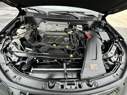 Certified 2025 Buick Envista Sport Touring FWD image 28