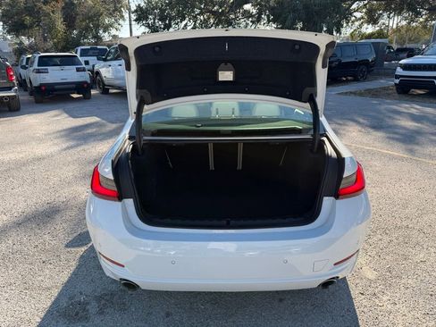 Used 2023 BMW 330i Sedan w/ Premium Package image 38