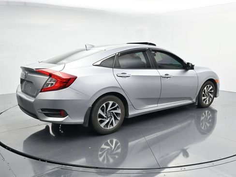 Used 2018 Honda Civic EX image 8