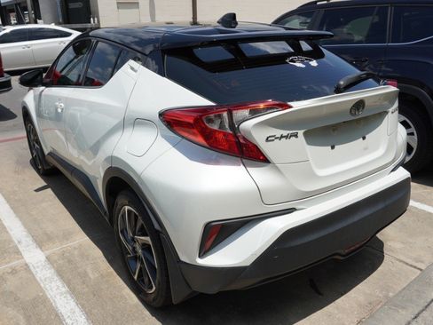 Used 2020 Toyota C-HR Limited FWD image 7