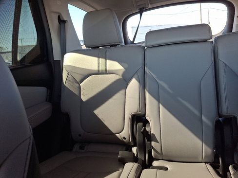 Used 2025 Honda Pilot EX-L image 14