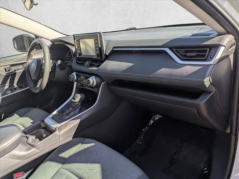 Used 2021 Toyota RAV4 XLE image 30