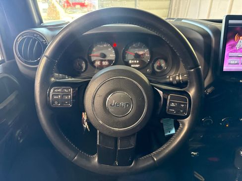Used 2016 Jeep Wrangler Unlimited Sahara AWD/4WD image 21