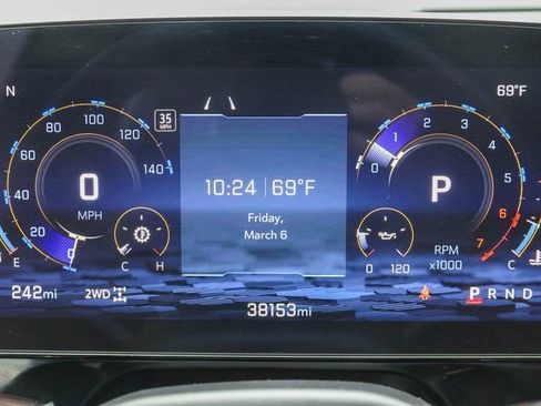 Used 2025 Chevrolet Tahoe Z71 AWD/4WD image 32