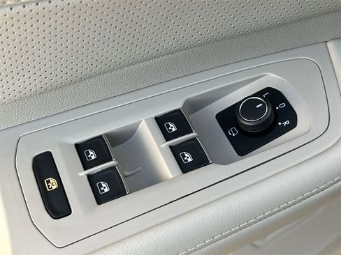 New 2026 Volkswagen Atlas SEL Premium R-Line image 17