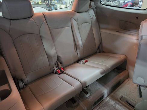 Used 2008 Buick Enclave CXL AWD/4WD image 17
